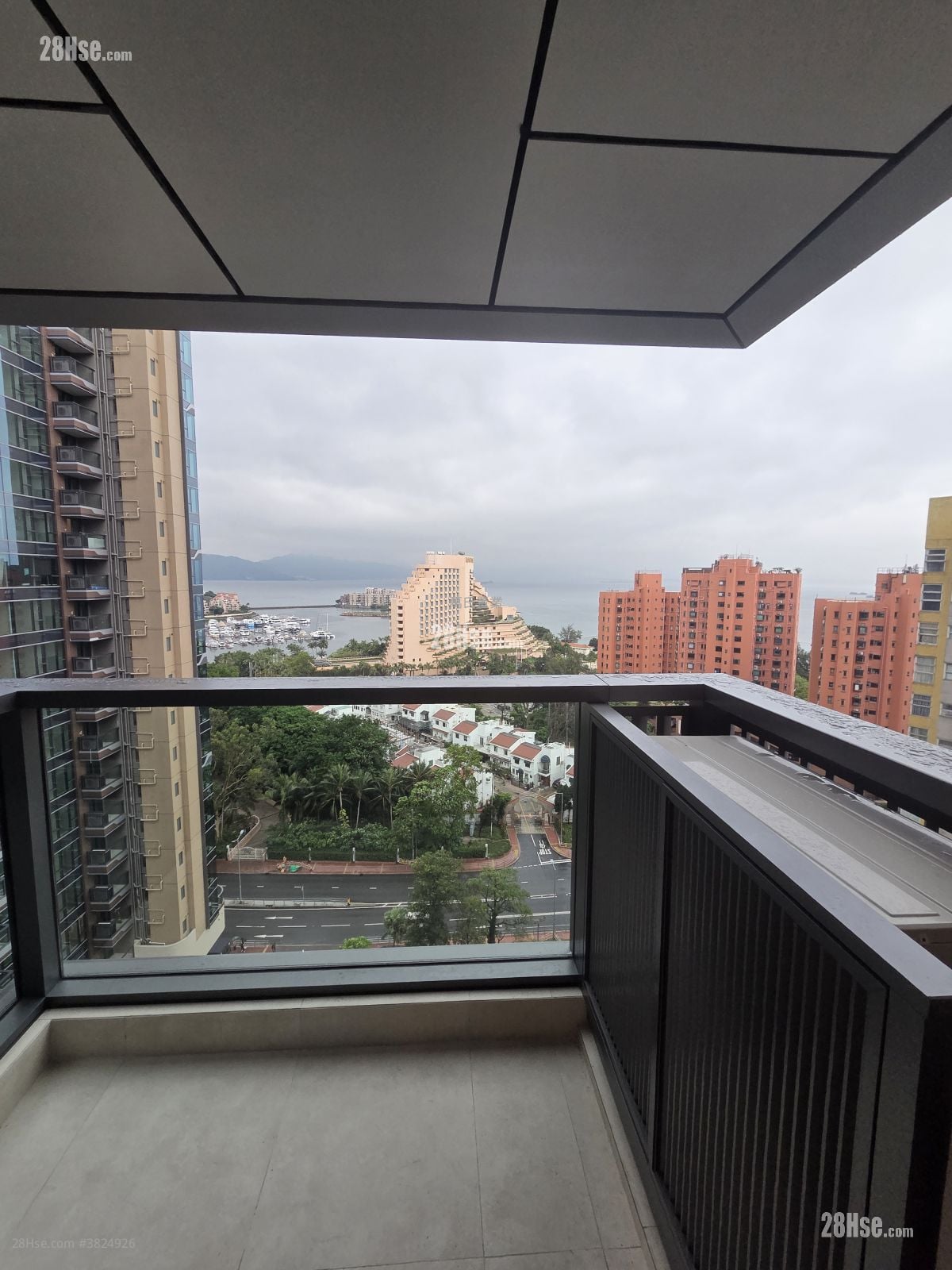 Gold Coast Bay Rental 2 Bedrooms , 1 Bathroom 444 ft²