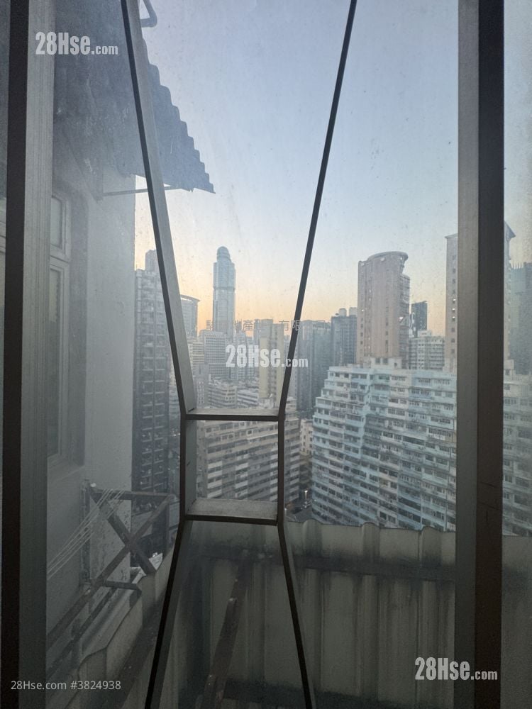 Mainway Court Sell 2 Bedrooms , 1 Bathroom 382 ft²