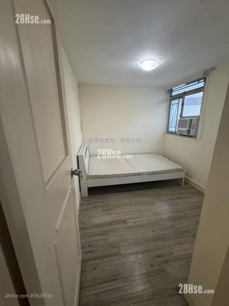 Mainway Court Sell 2 Bedrooms , 1 Bathroom 382 ft²