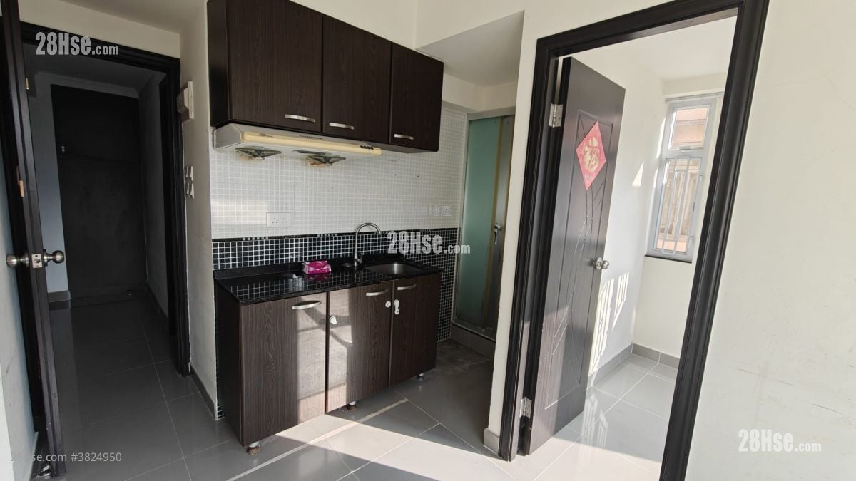 San Po Kong Mansion Sell 2 Bedrooms , 1 Bathroom 339 ft²