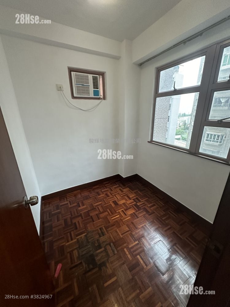 Orchid Court Sell 2 Bedrooms , 1 Bathroom 287 ft²