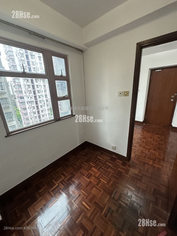 Orchid Court Sell 2 Bedrooms , 1 Bathroom 287 ft²