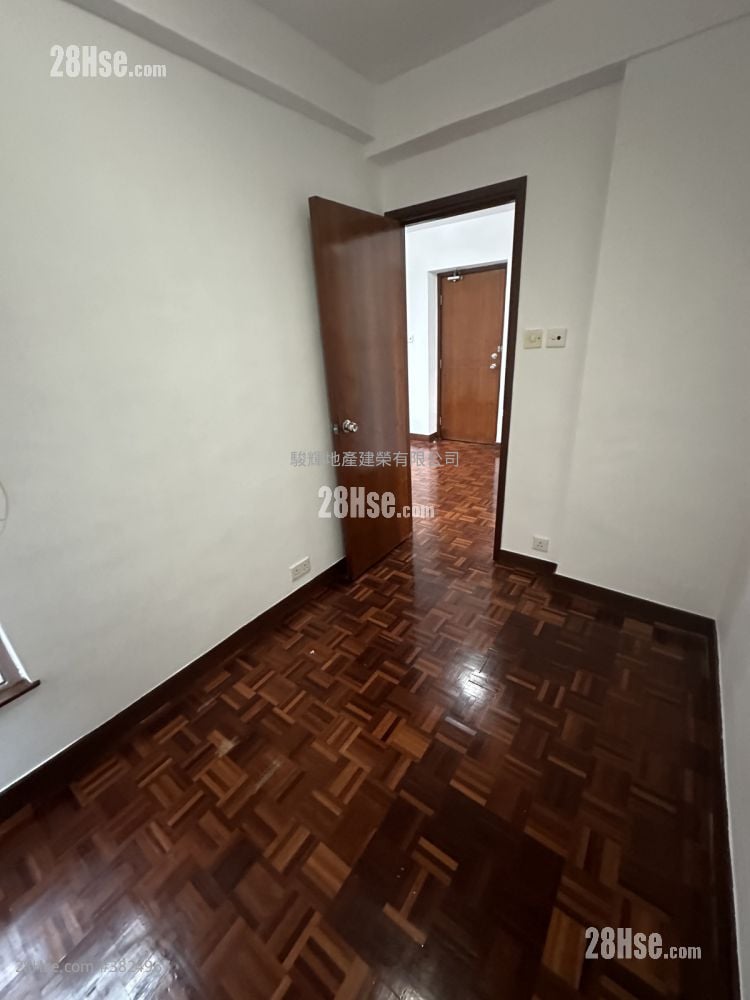 Orchid Court Sell 2 Bedrooms , 1 Bathroom 287 ft²