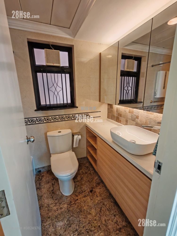 爱琴海岸 售盘 4 房 , 2 浴室 733 平方尺