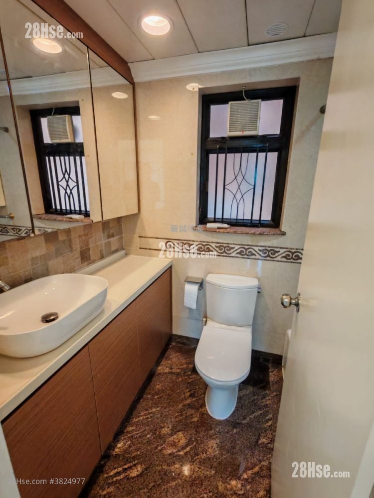 Aegean Coast Rental 4 Bedrooms , 2 Bathrooms 733 ft²