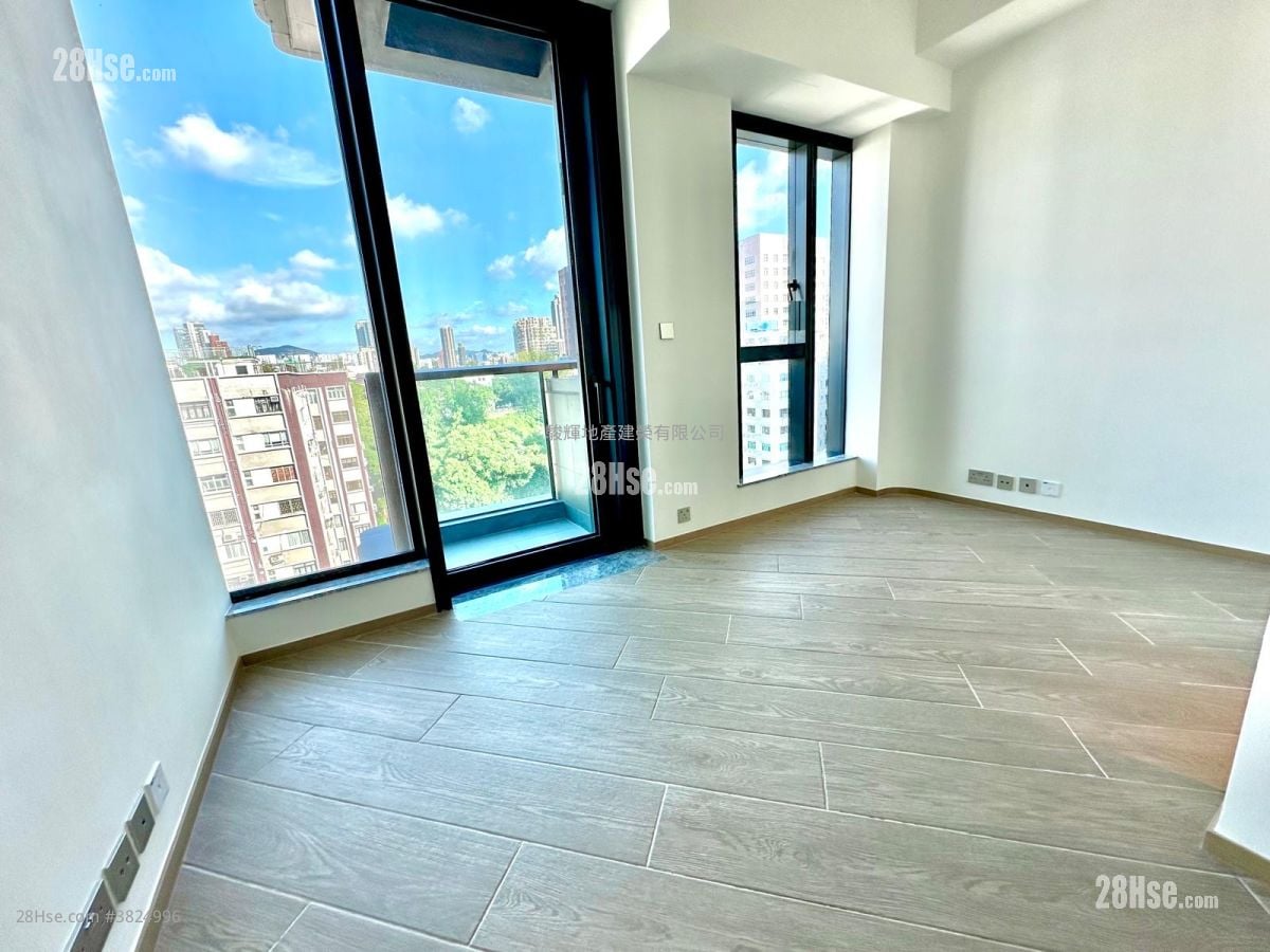 Garden Crescent Rental 2 Bedrooms , 1 Bathroom 260 ft²