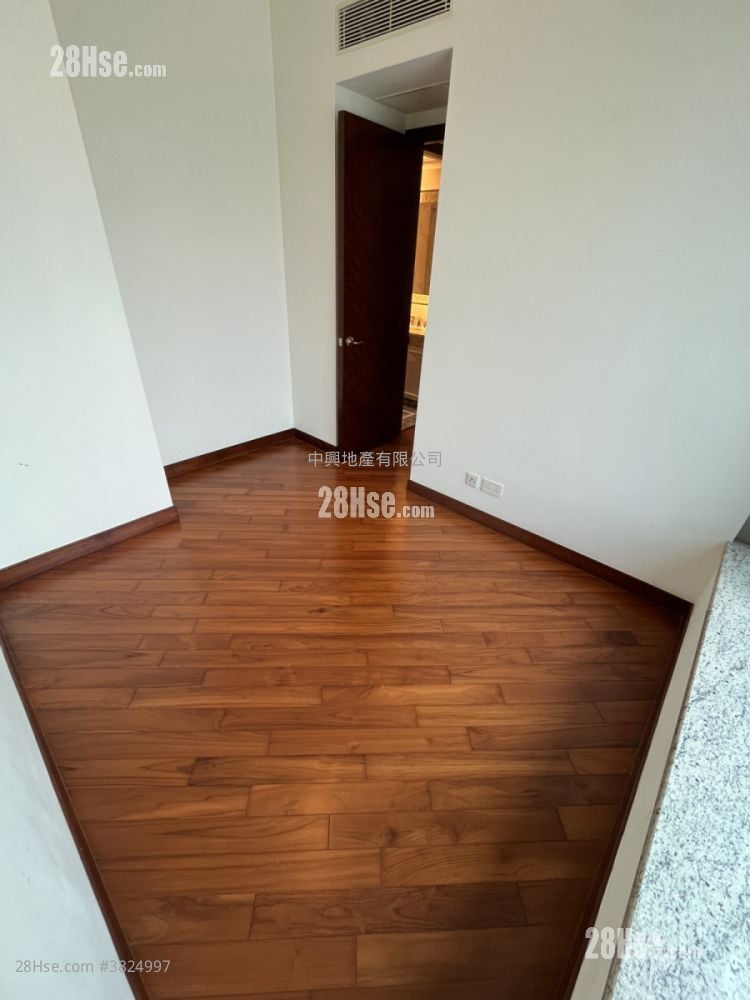 The Coronation Rental 2 Bedrooms , 1 Bathroom 515 ft²