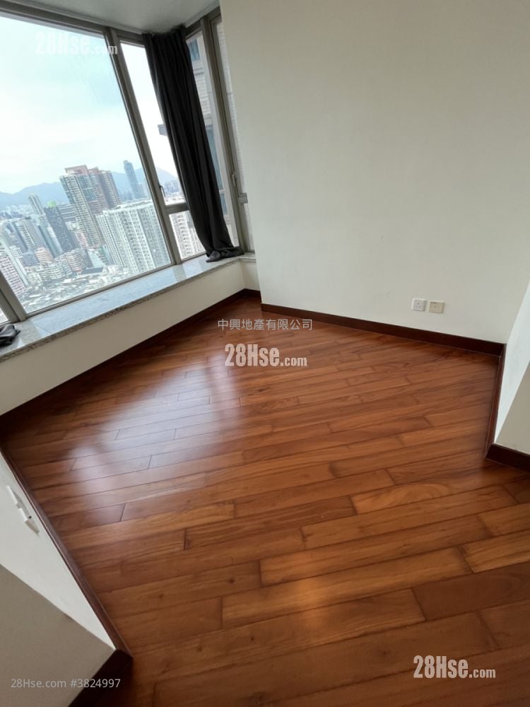 The Coronation Rental 2 Bedrooms , 1 Bathroom 515 ft²