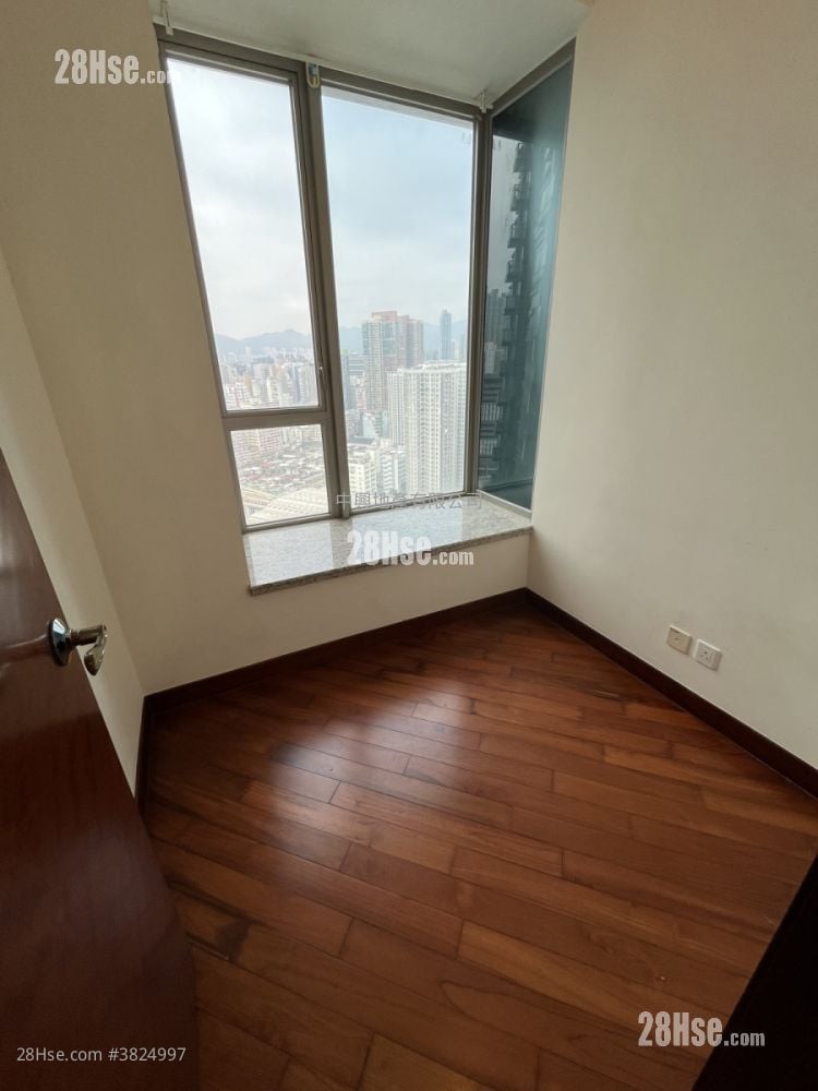 The Coronation Rental 2 Bedrooms , 1 Bathroom 515 ft²