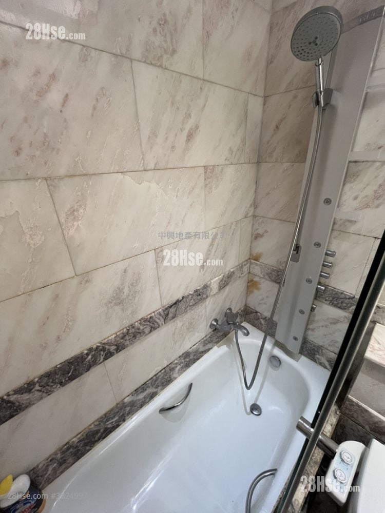 The Coronation Rental 2 Bedrooms , 1 Bathroom 515 ft²