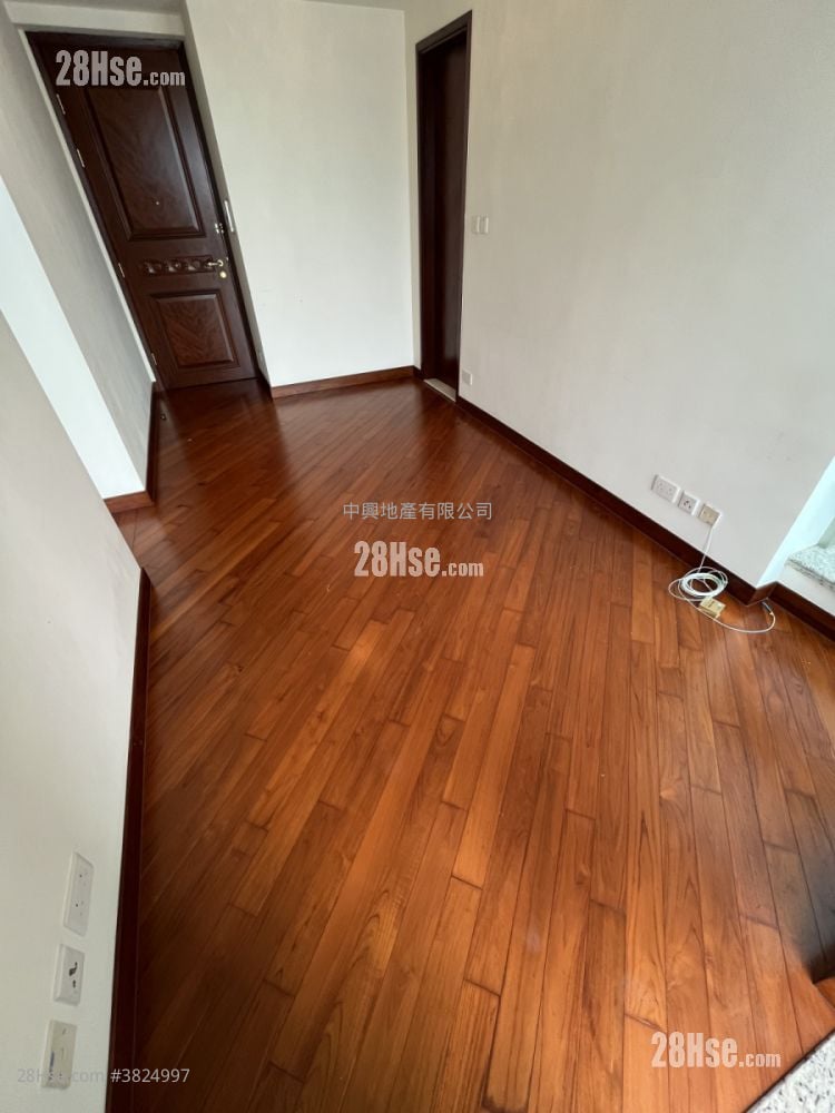 The Coronation Rental 2 Bedrooms , 1 Bathroom 515 ft²