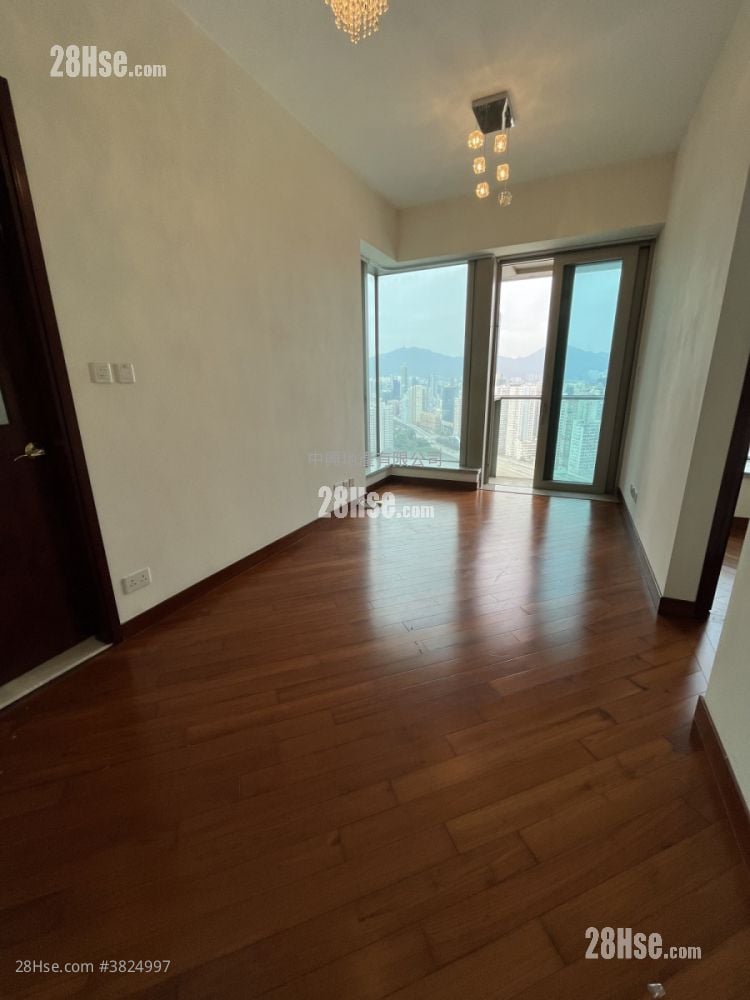 The Coronation Rental 2 Bedrooms , 1 Bathroom 515 ft²