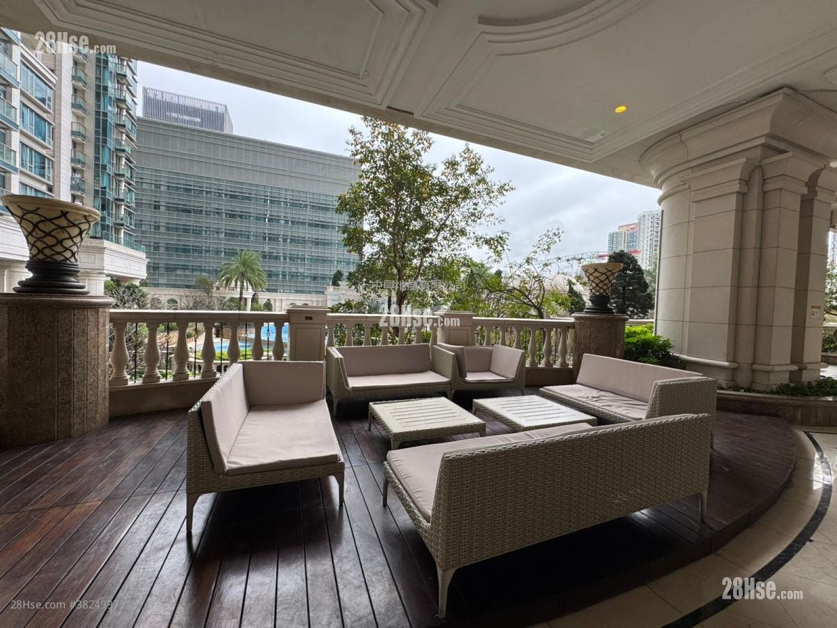 The Coronation Rental 2 Bedrooms , 1 Bathroom 515 ft²