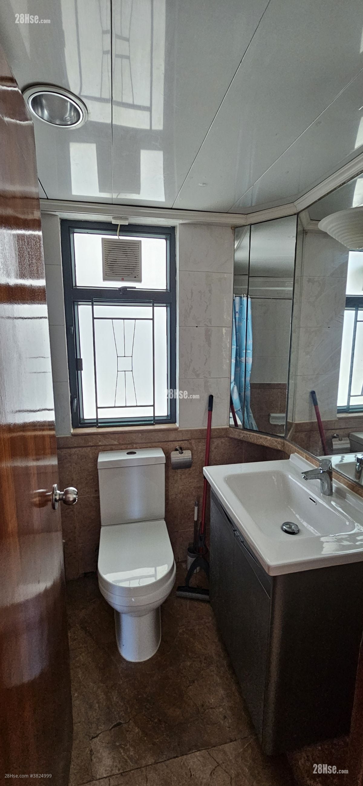 The Metro City Rental 3 Bedrooms , 2 Bathrooms 538 ft²