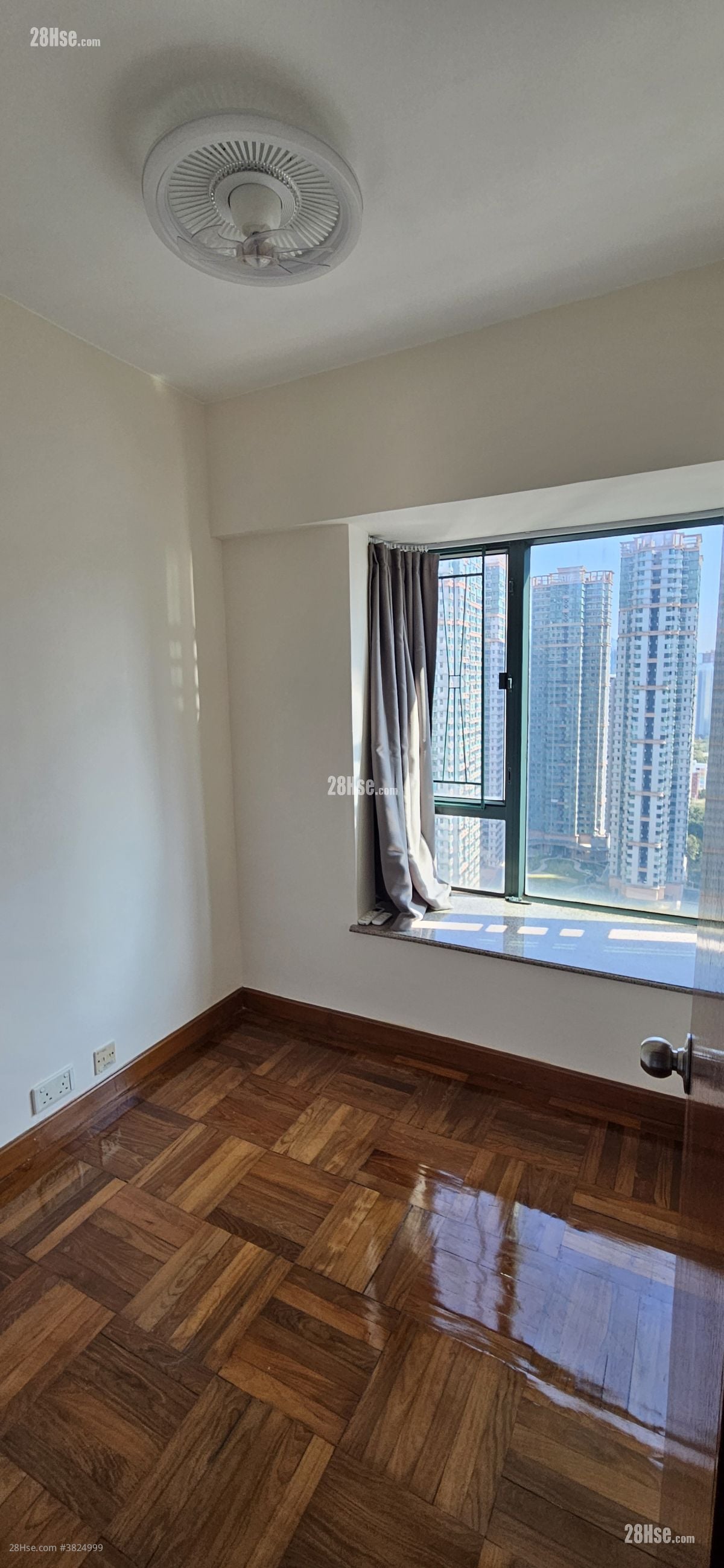 The Metro City Rental 3 Bedrooms , 2 Bathrooms 538 ft²