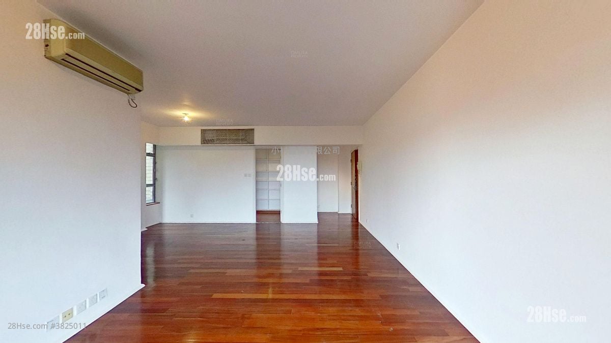 living room: 23 Repulse Bay Road Rental 3 Bedrooms , 2 Bathrooms 1,035 ft²