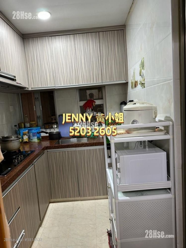 Man Yuen Building Sell 3 Bedrooms , 1 Bathroom 565 ft²