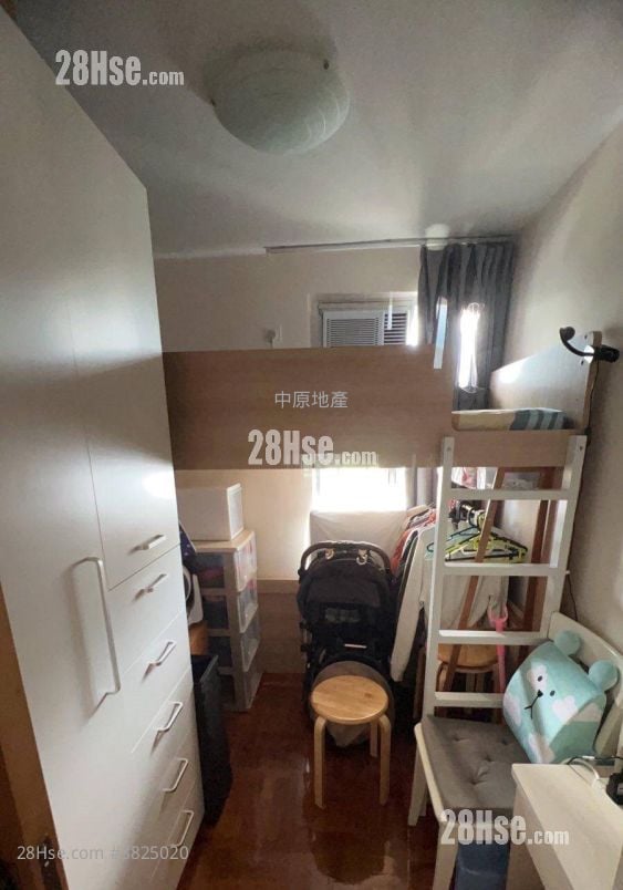 Yue Tin Court Sell 2 Bedrooms , 1 Bathroom 449 ft²