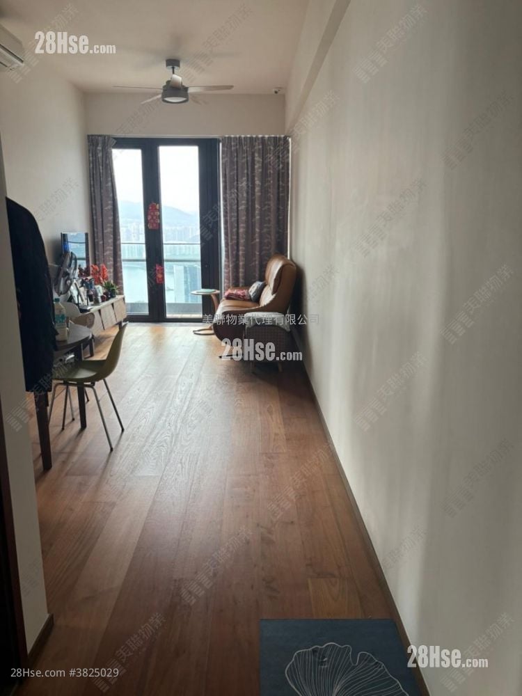 Maya Sell 2 Bedrooms 548 ft²