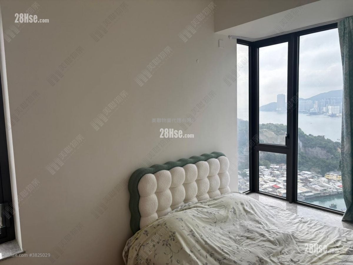 Maya Sell 2 Bedrooms 548 ft²