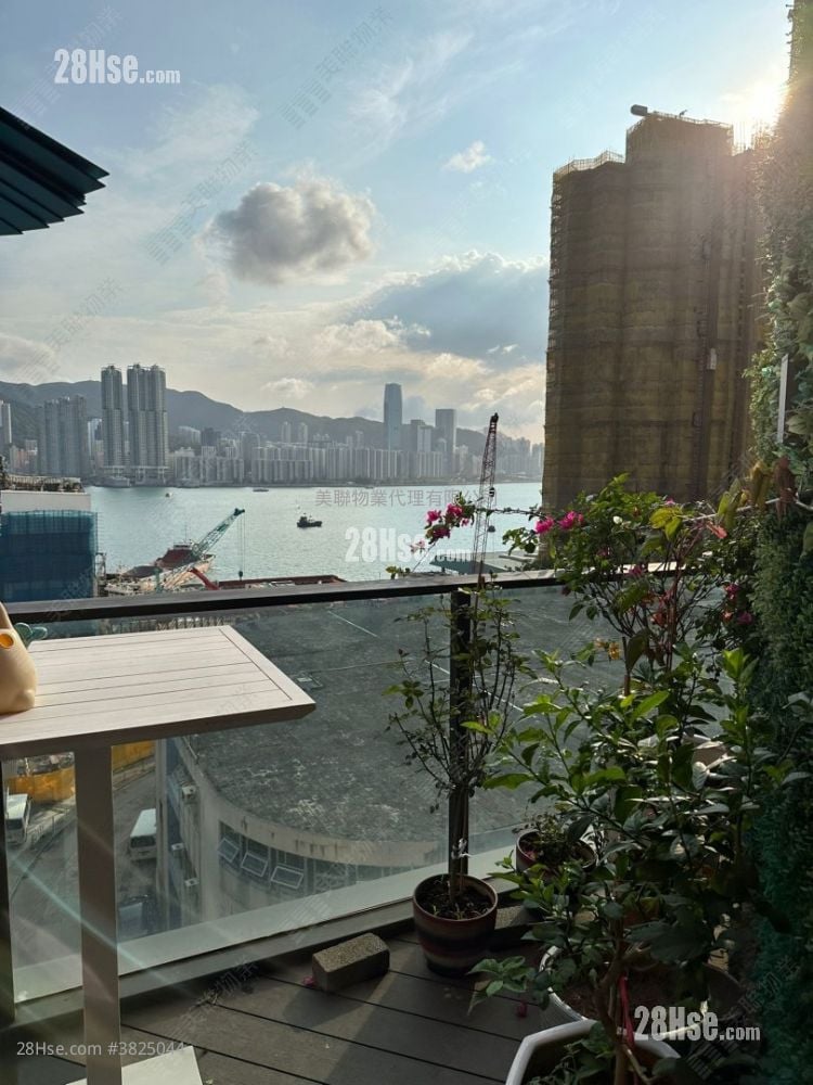 Maya Sell 3 Bedrooms 779 ft²