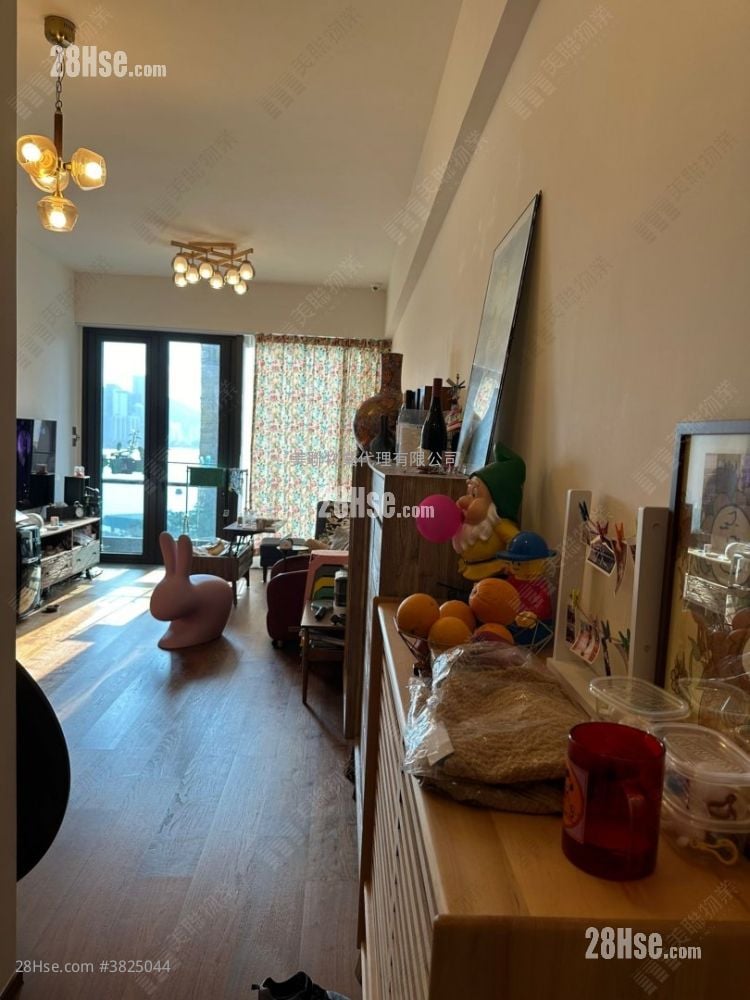 Maya Sell 3 Bedrooms 779 ft²