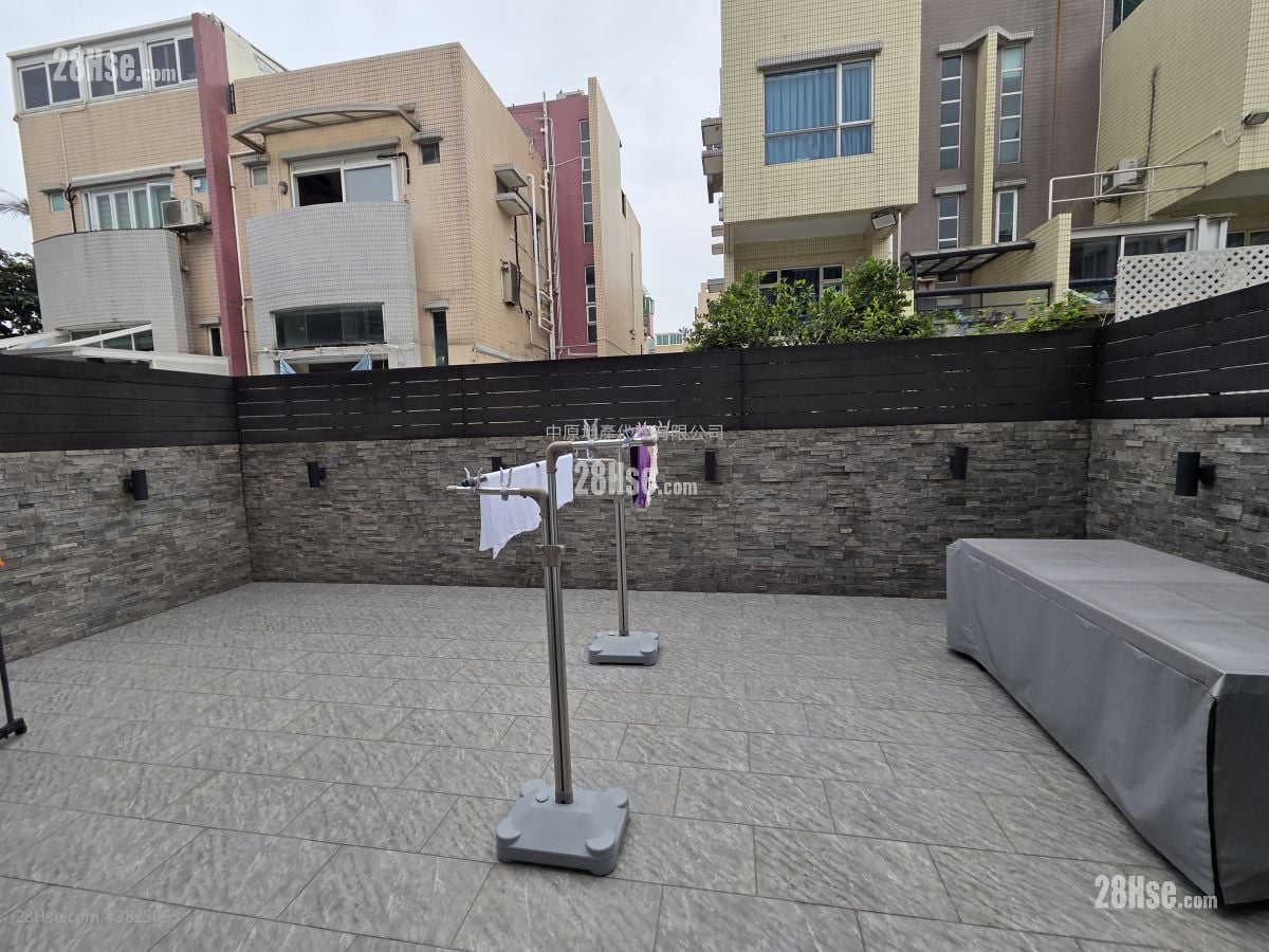 加州豪园 售盘 3 房 , 2 浴室 1,495 平方尺