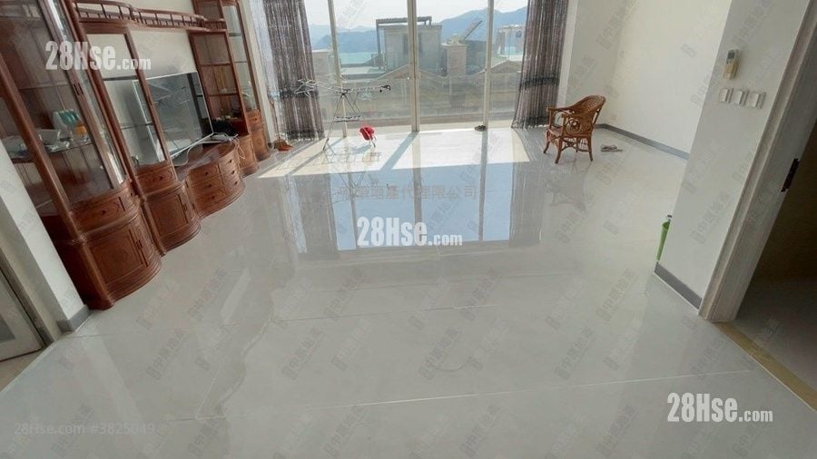 比华利山别墅 租盘 5+ 房 , 3 浴室 3,077 平方尺