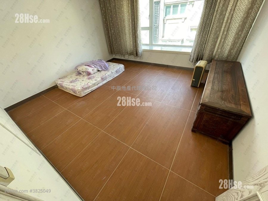 比华利山别墅 租盘 5+ 房 , 3 浴室 3,077 平方尺