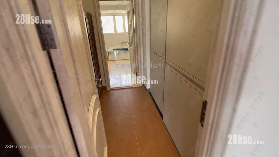 比华利山别墅 租盘 5+ 房 , 3 浴室 3,077 平方尺