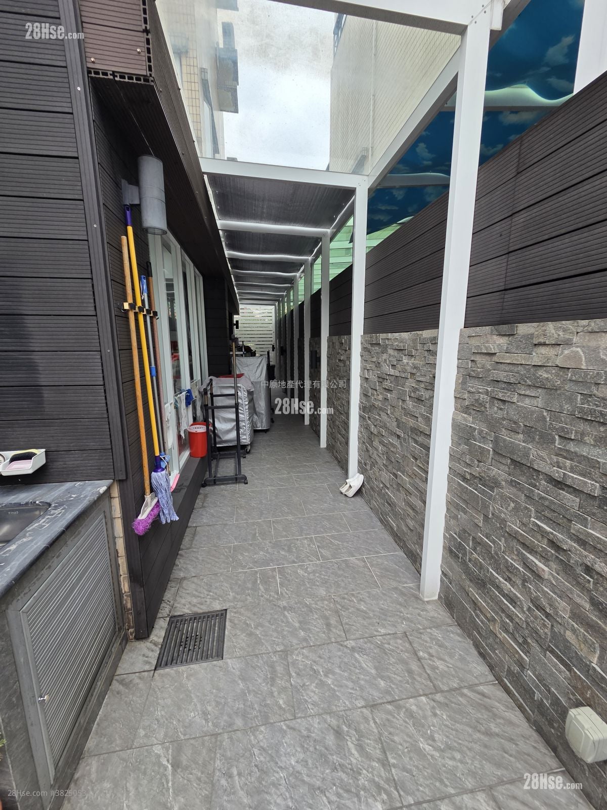 加州豪园 售盘 3 房 , 2 浴室 1,495 平方尺