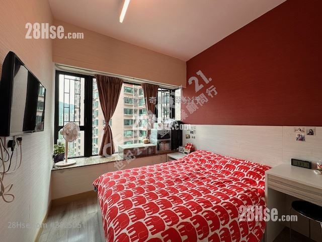 Castello Sell 2 Bedrooms , 1 Bathroom 547 ft²