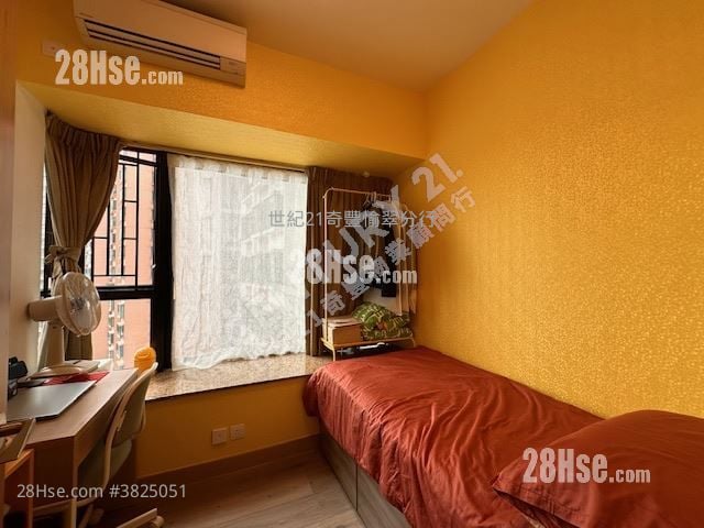 Castello Sell 2 Bedrooms , 1 Bathroom 547 ft²