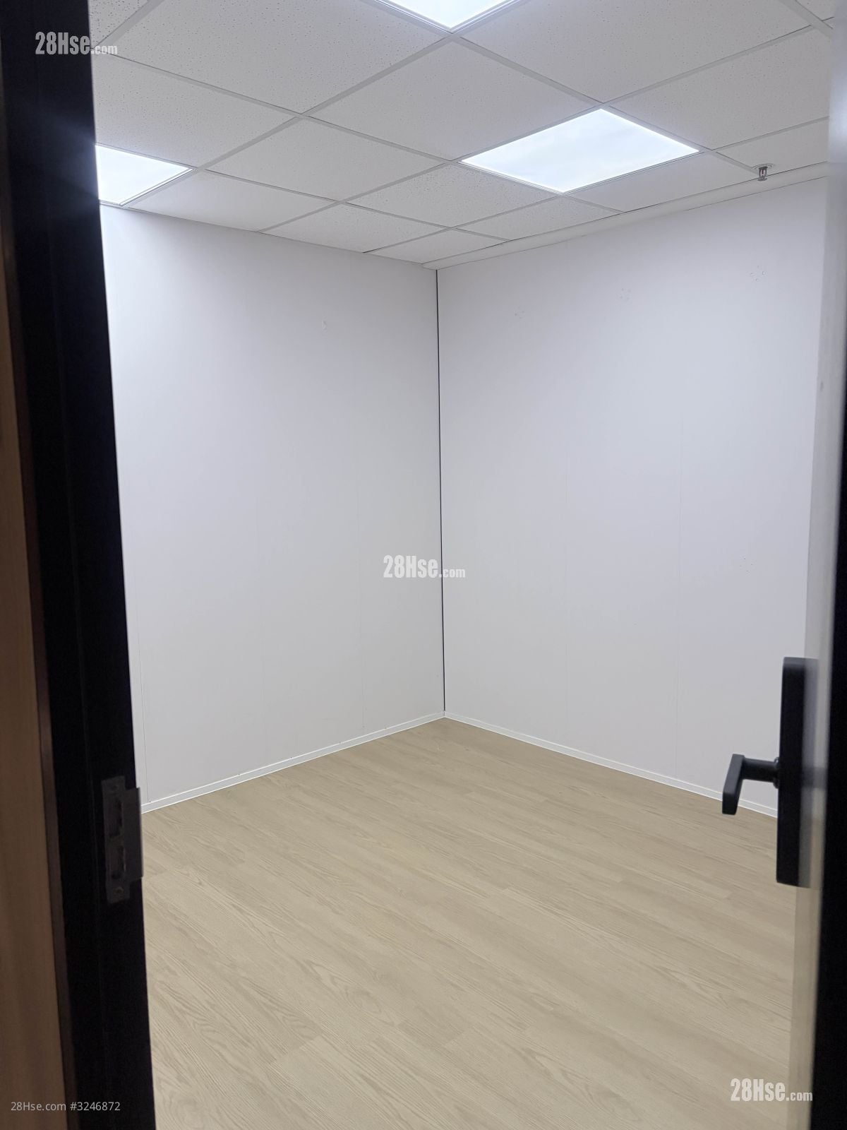 威力工業中心 租盤 75 平方呎