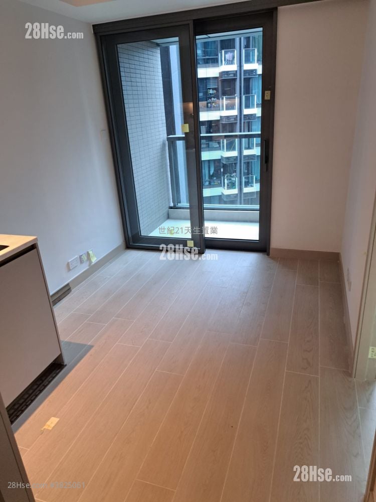 Gold Coast Bay Rental 1 Bedroom , 1 Bathroom 317 ft²