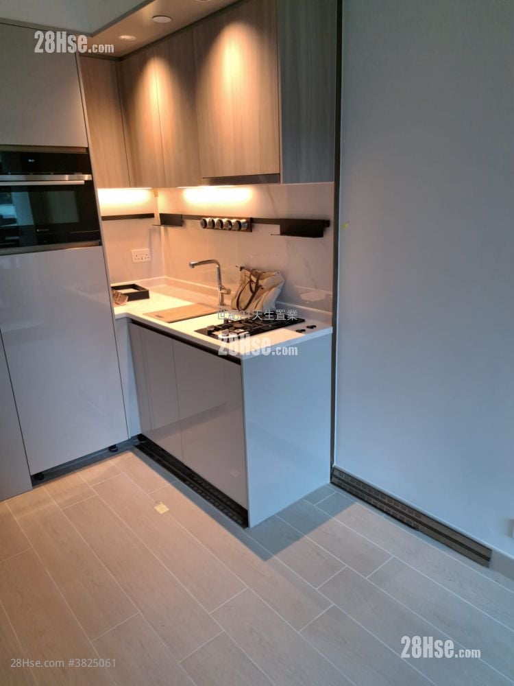 Gold Coast Bay Rental 1 Bedroom , 1 Bathroom 317 ft²