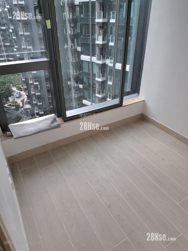 Gold Coast Bay Rental 1 Bedroom , 1 Bathroom 317 ft²