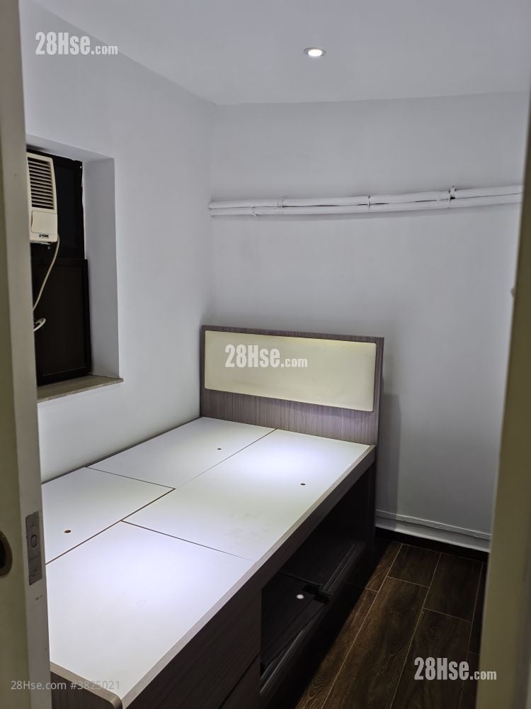 村屋 租盘 3 房 , 2 浴室 900 平方尺