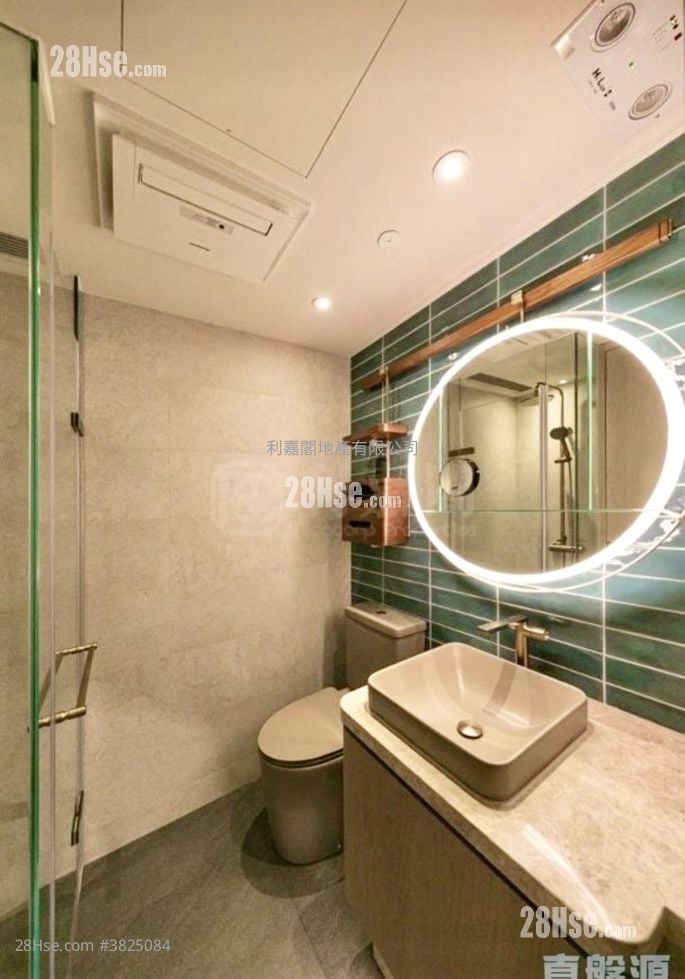 浴室: 柏傲莊 售盤 3 房 , 2 浴室 716 平方呎