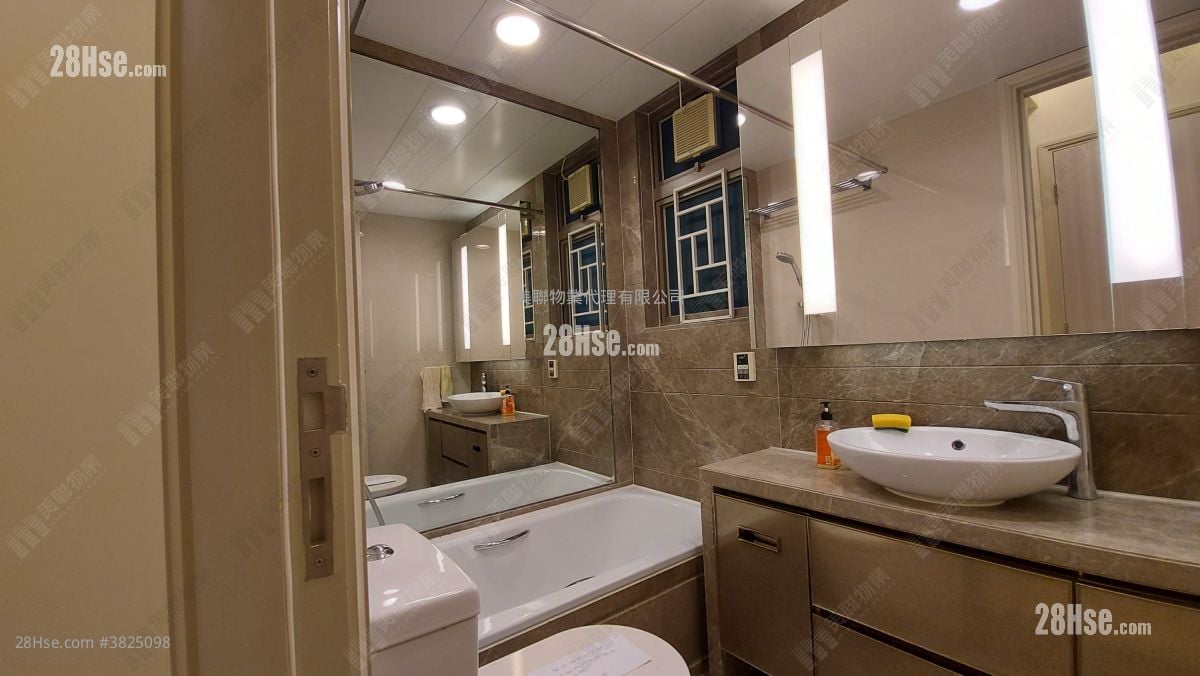 Yuccie Square Sell 3 Bedrooms , 2 Bathrooms 646 ft²