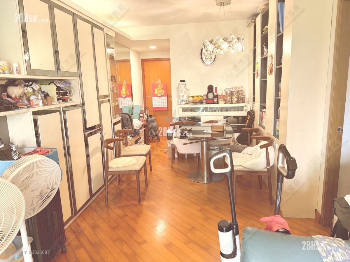 Park Island Sell 3 Bedrooms , 2 Bathrooms 709 ft²