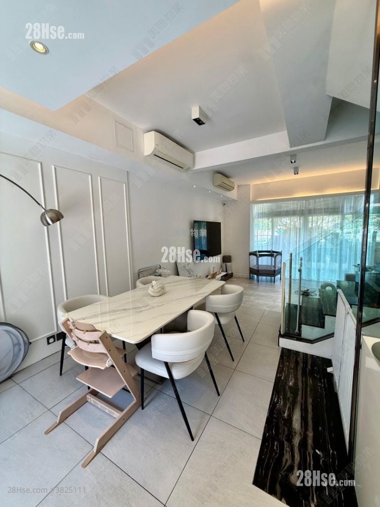 The Beverly Hills Sell 4 Bedrooms 1,597 ft²