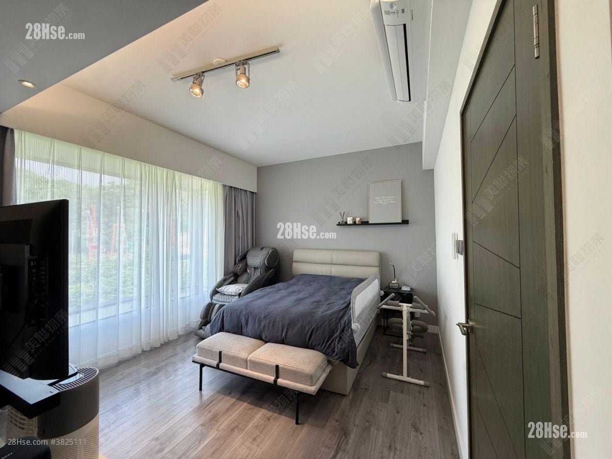 The Beverly Hills Sell 4 Bedrooms 1,597 ft²