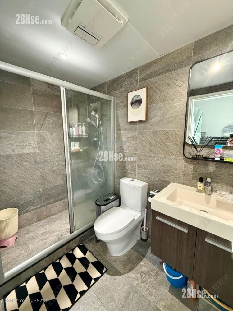 The Beverly Hills Sell 4 Bedrooms 1,597 ft²