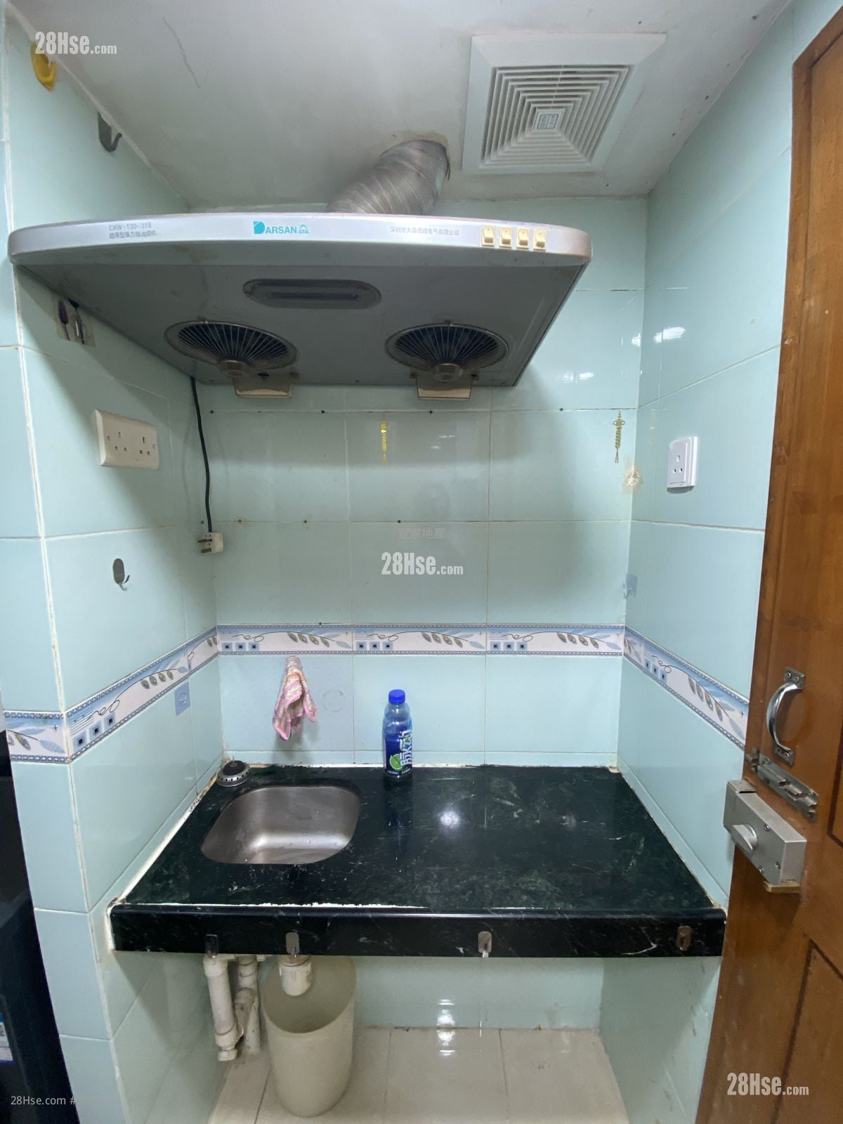 群星大廈 租盤 100 平方呎