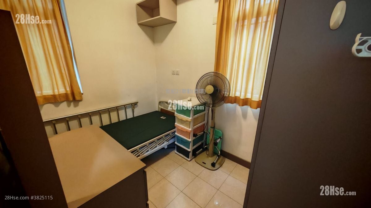 Smithfield Court Sell 2 Bedrooms , 1 Bathroom 372 ft²