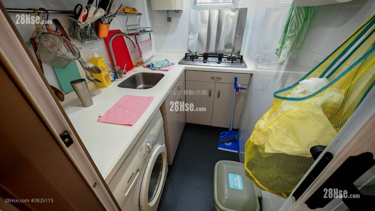 Smithfield Court Sell 2 Bedrooms , 1 Bathroom 372 ft²