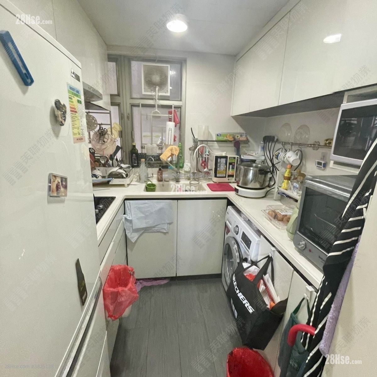 廚房: Yoho Town 售盤 3 房 , 1 浴室 516 平方呎