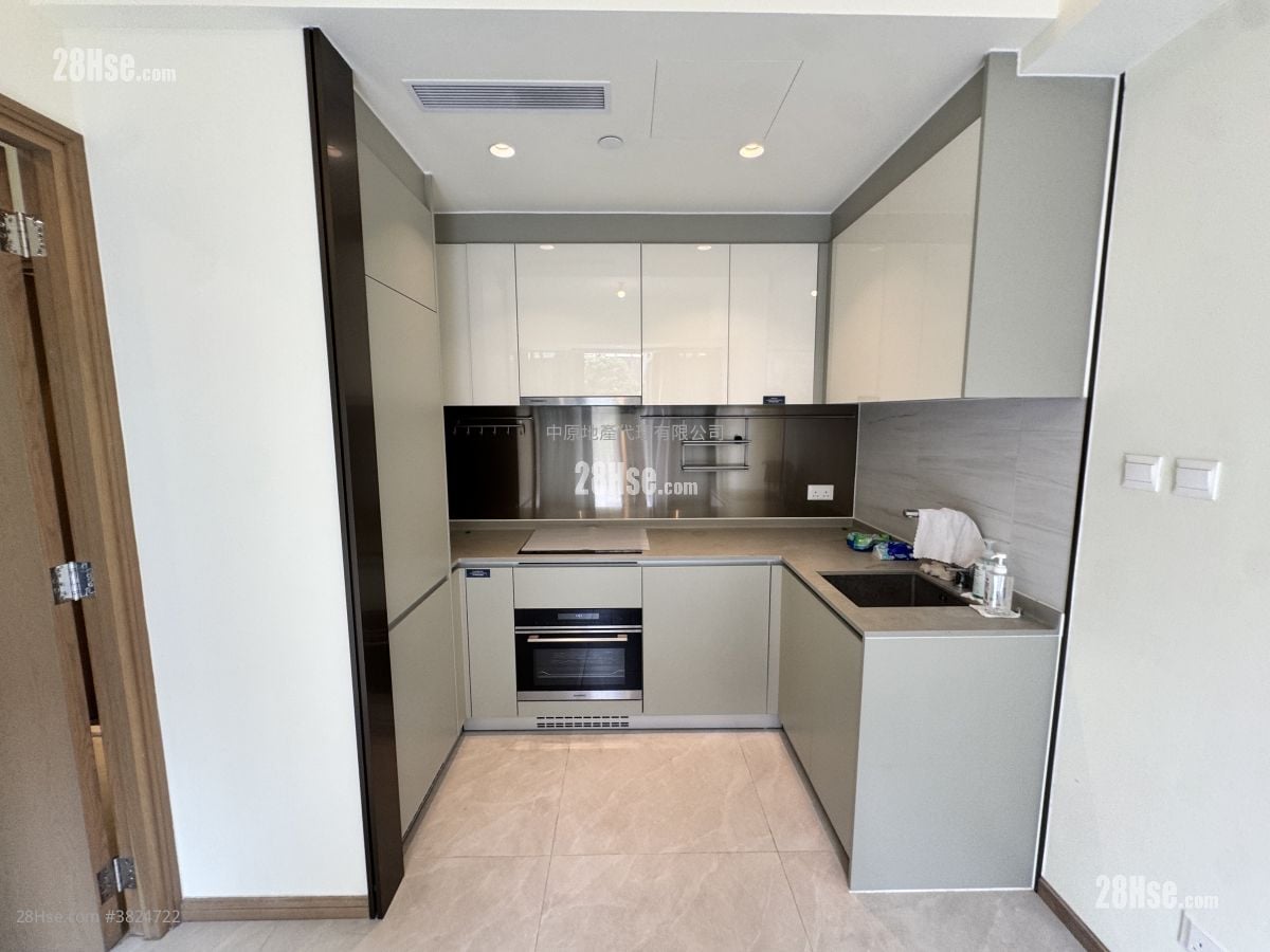 #Lyos Sell 1 Bedroom , 1 Bathroom 282 ft²