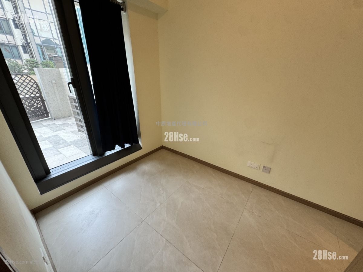 #Lyos Sell 1 Bedroom , 1 Bathroom 282 ft²